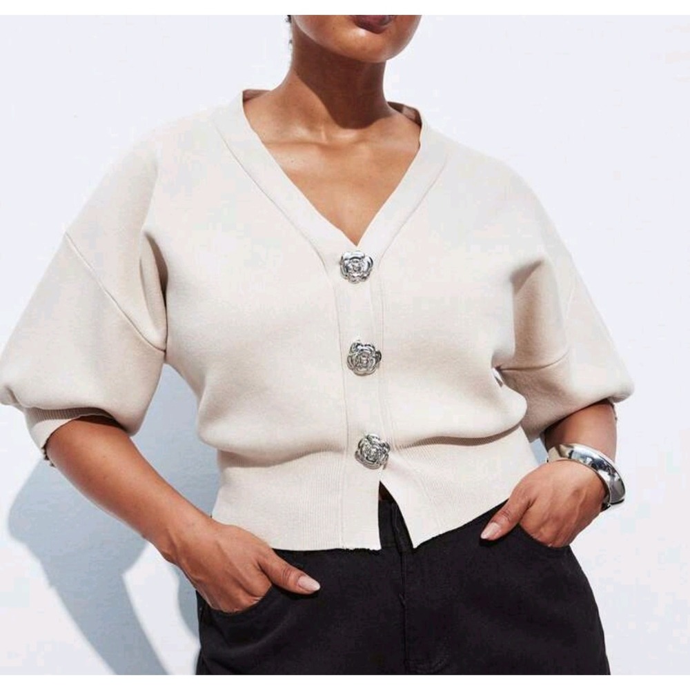 Womens Plus 1X Beige Button Up V Neck Crop Cardigan Sweater Rose Buttons Cropped